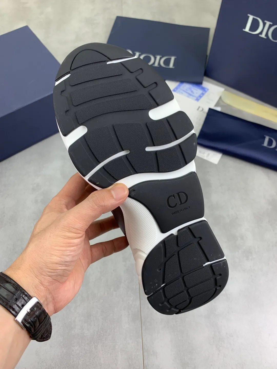 Men's shoes 💰P480 new style 💰new color high quality🔥🔥🔥, Dior [Dior] official website newly released 1:1 copy, the shoe body is made of imported original fine and breathable cloth and selected first-layer cowhide ➕original fine mesh lining insole, perfect shape and top quality 🙈rubber foam combination outsole is super light and wear-resistant👣, super hot style Code number: 38-45 (46 47 customized)